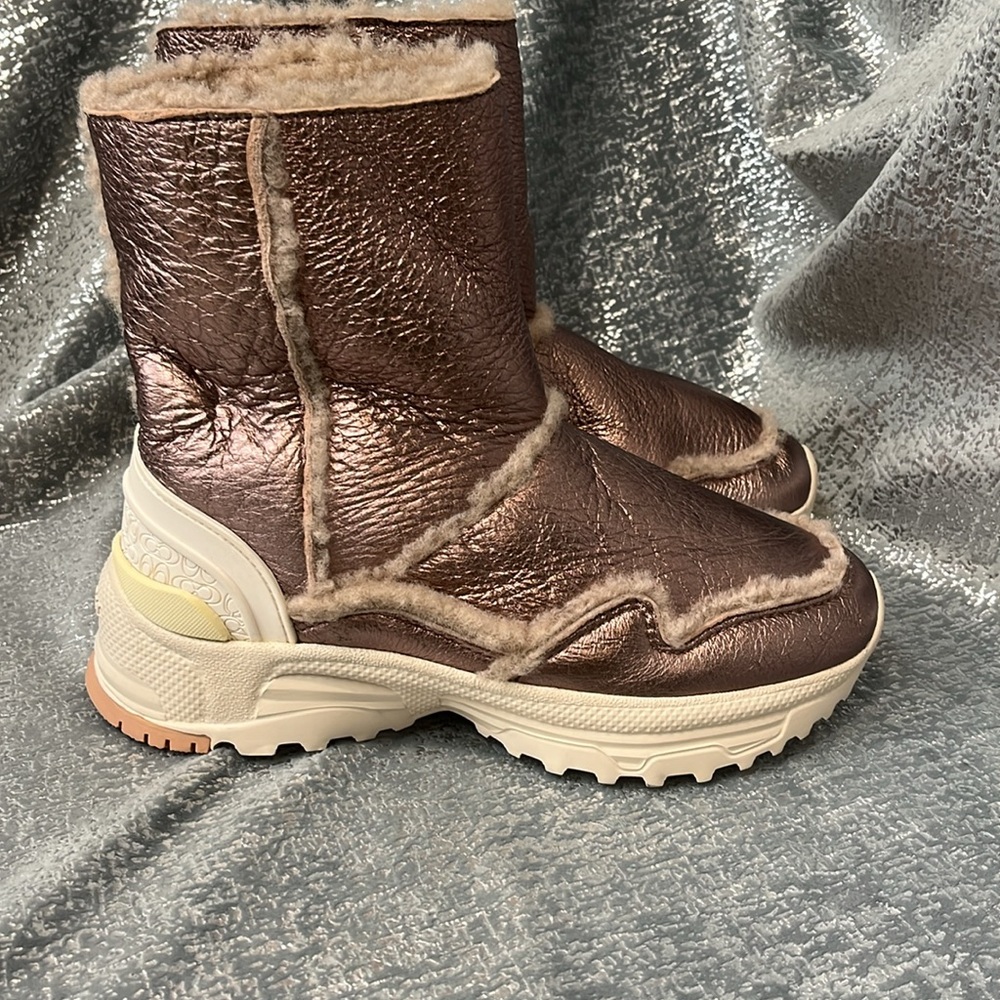 Coach Pink shearling Boots Metallic Finish - Picture 11 of 12